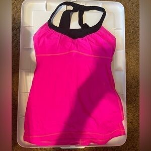 🎉2/$15 LULULEMON top size 4